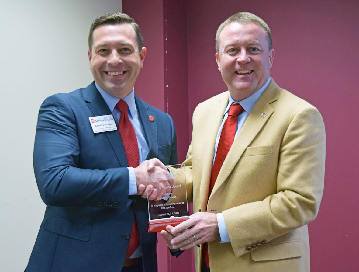 BancorpSouth recognized for DeSoto Center support